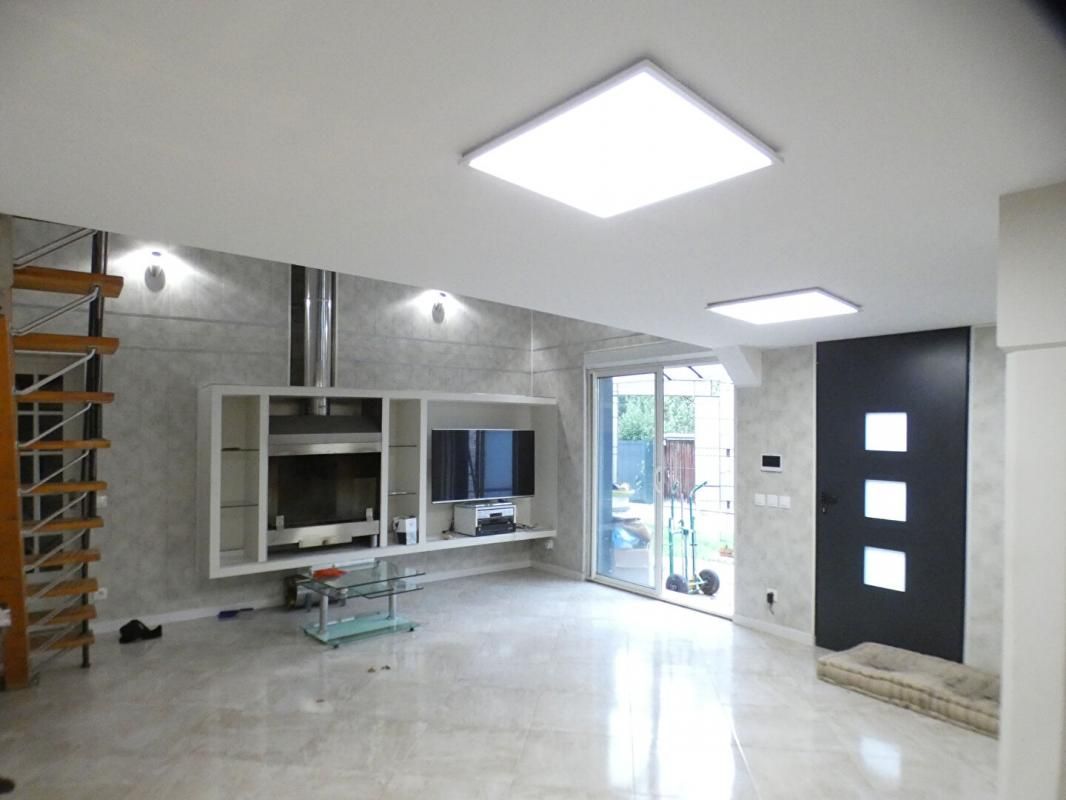 BRIVE-LA-GAILLARDE Maison Brive La Gaillarde, secteur campus universitaire, 3 chambres et grand garage 3