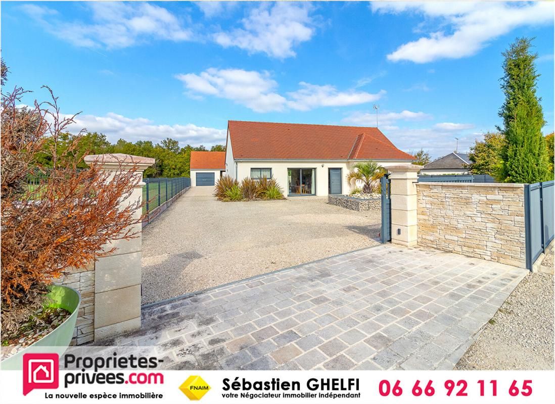 COUR-CHEVERNY maison de plain-pied avec 3 chambres-garage-appentis-terrain de 2880 m² 2