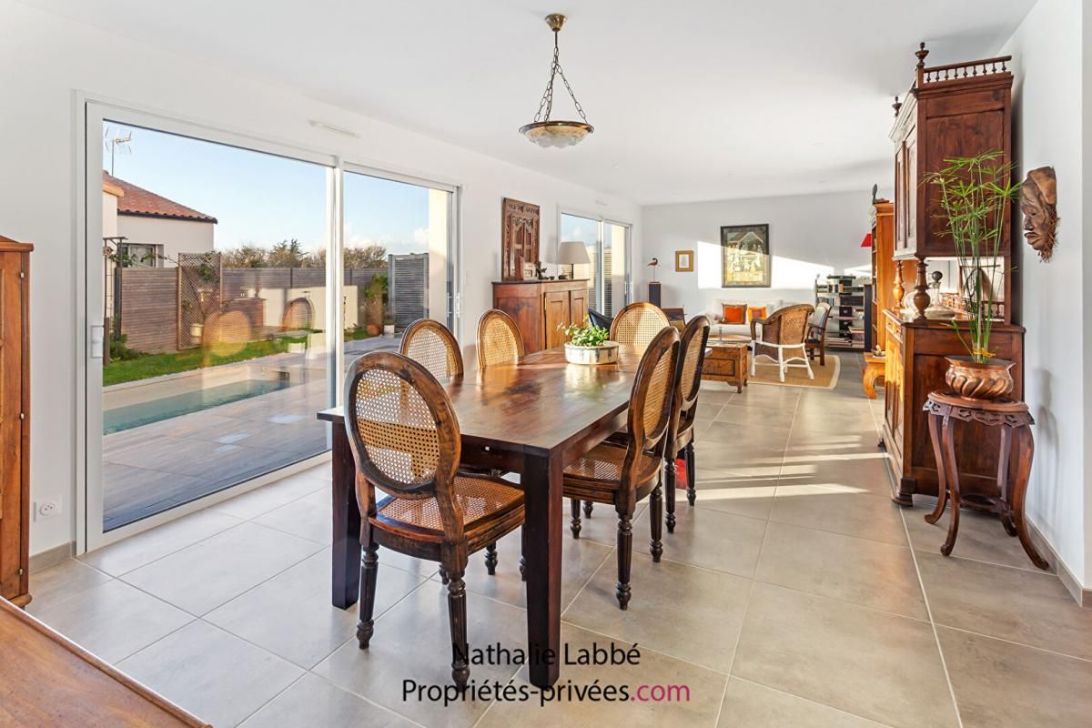 PREFAILLES Maison Prefailles  proche Mer et Centre -ville 5 pièce(s) 128 m2 hab  avec piscine chauffée 4