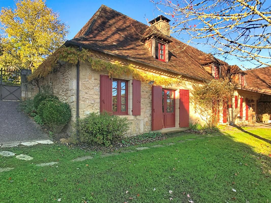 SAVIGNAC-DE-MIREMONT Magnifique ensemble en pierre avec gîte et studio 3