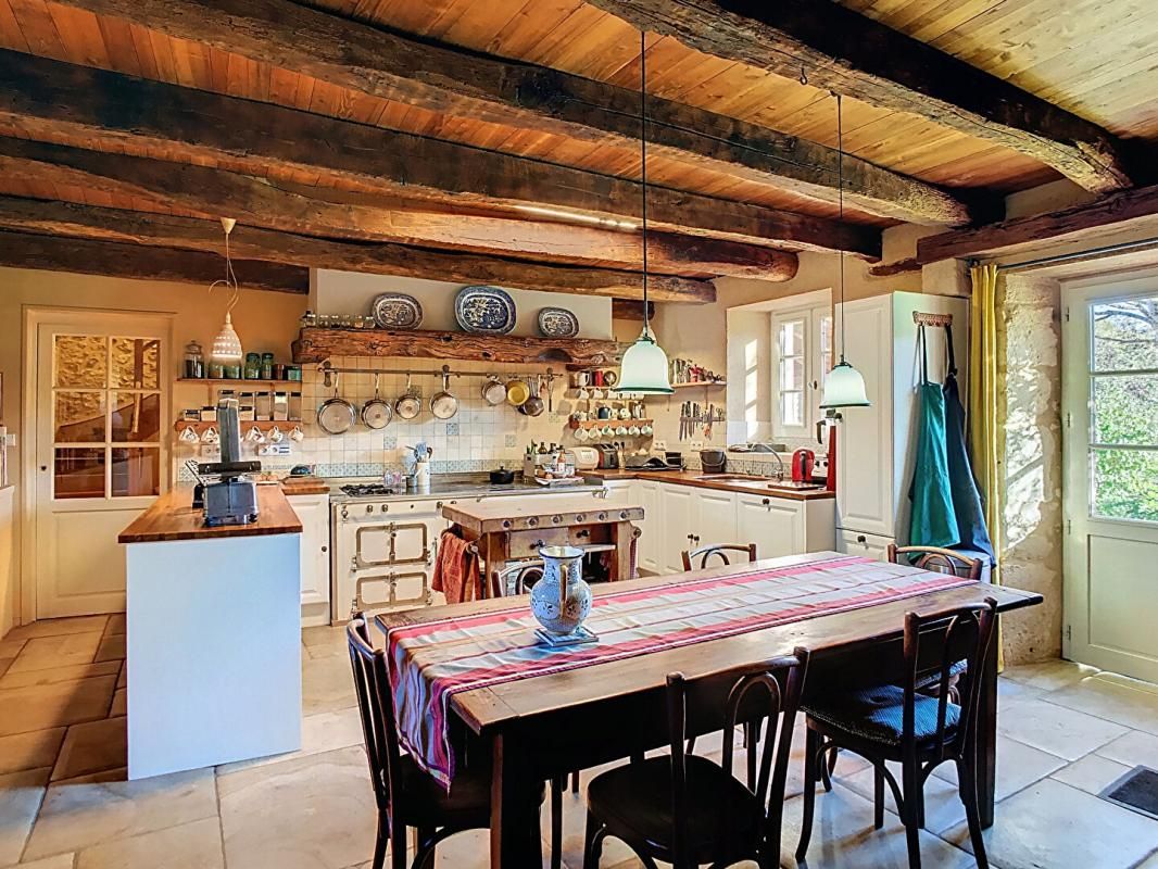 SAVIGNAC-DE-MIREMONT Magnifique ensemble en pierre avec gîte et studio 4