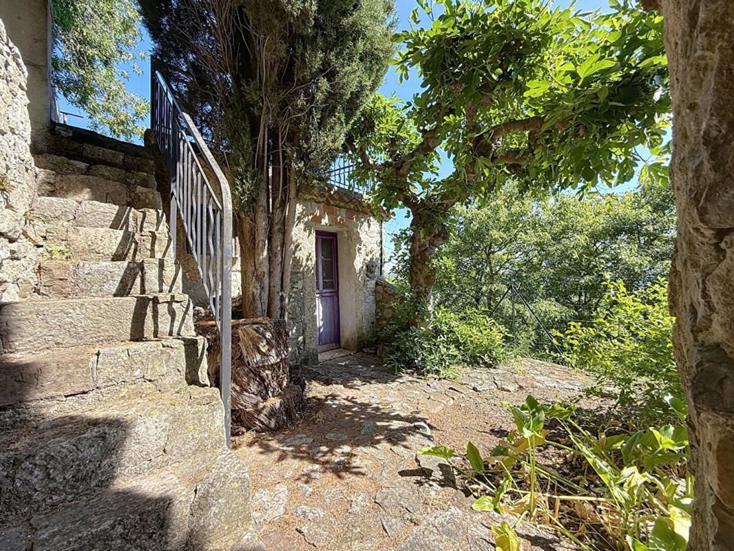 SOLLIES-VILLE Solliès-Ville! Maison de charme de 130 m2 sur terrain de 376 m2 avec vue imprenable! 1