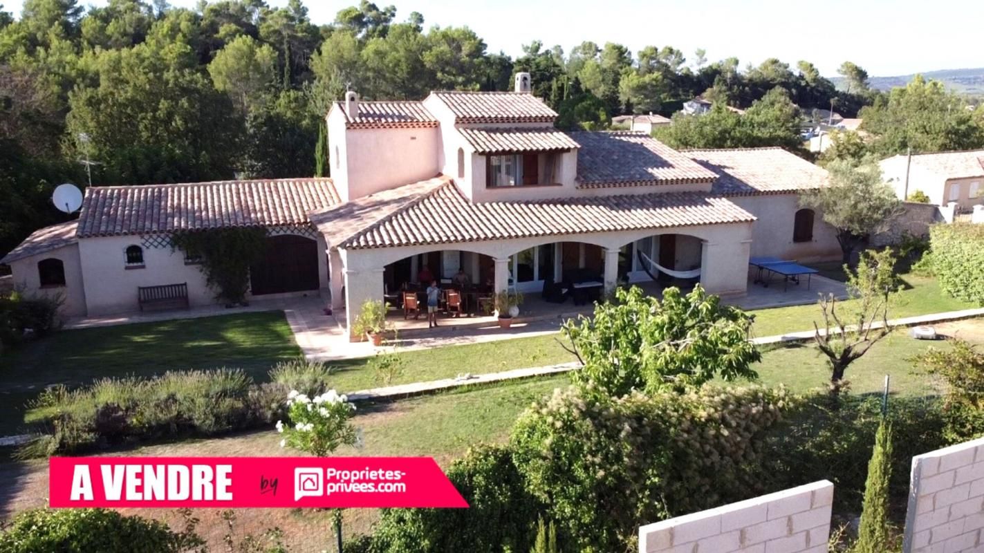 Rocbaron villa 8 pièce(s) 190 m2 piscine