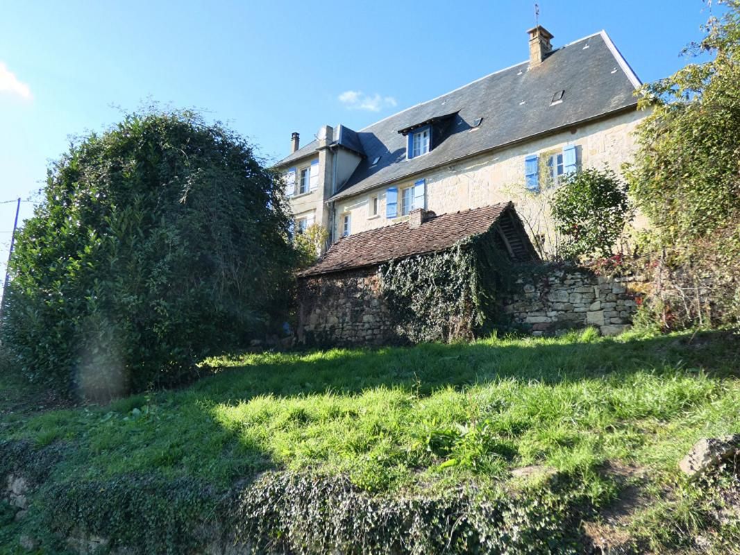 BADEFOLS-D'ANS Maison 143 m2 / 4 chambres / 2 granges / terrain 3200m² 2