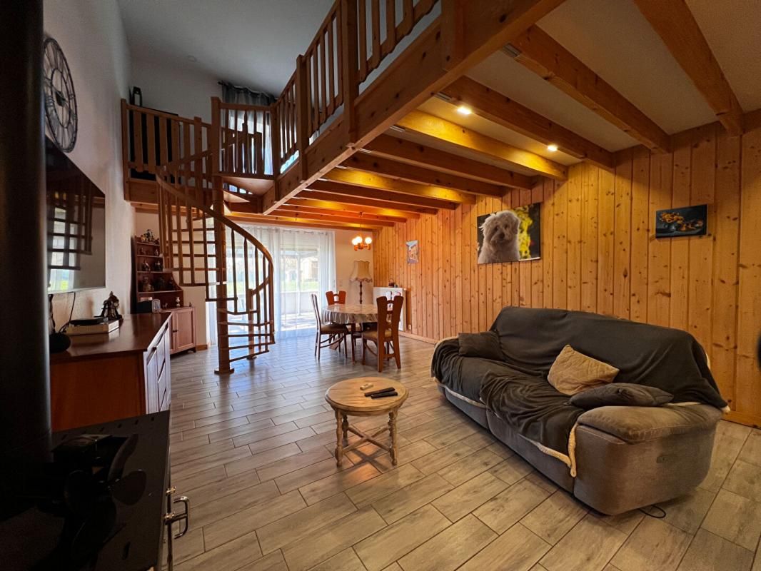 MEMBREY 70180 - MEMBREY - 168 m2 - 2 chambres - Prix : 160000  honoraires charge vendeur 4