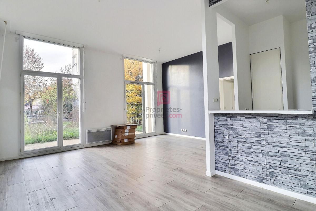 SAINTE-GENEVIEVE-DES-BOIS Sainte-Geneviève-des-Bois  4 pièces en rez-de-jardin avec jardin et terrasses de 120 m2 1