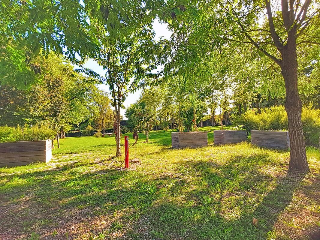 EGRISELLES-LE-BOCAGE Maison de maître en Bourgogne, 6 pièce(s) 225 m2 sur 4.547 m² terrain 2