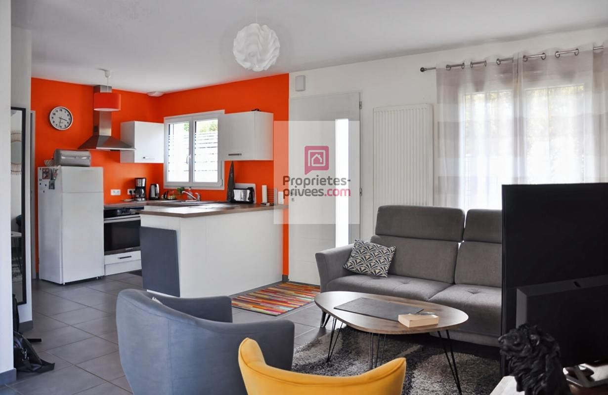 L'HUISSERIE Maison 3 chambres- 93 m2 habitables 2