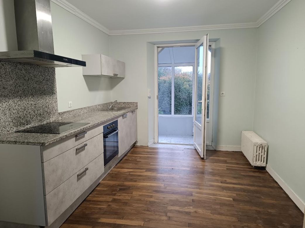 CHATEAUNEUF-DU-FAOU 29520 Laz maison 5 chambres sous sol complet électricité récente double vitrage tout à l'égout 3