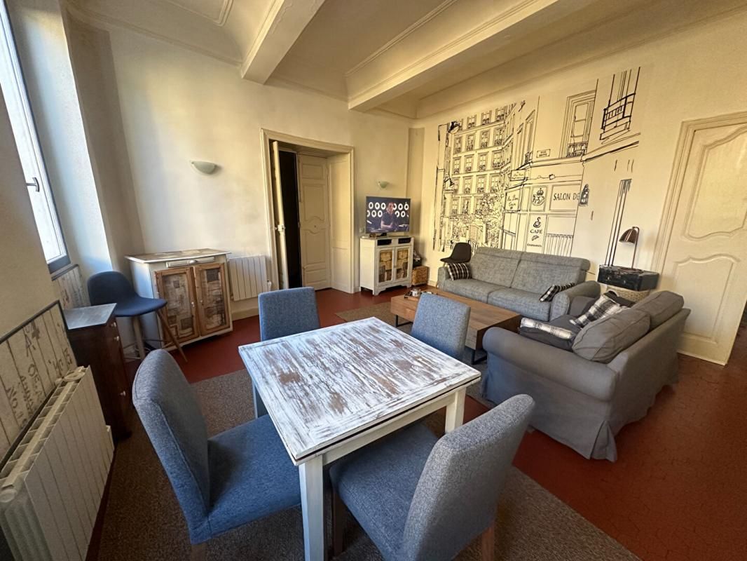 GRANS Grand T3 centre ville Grans 4