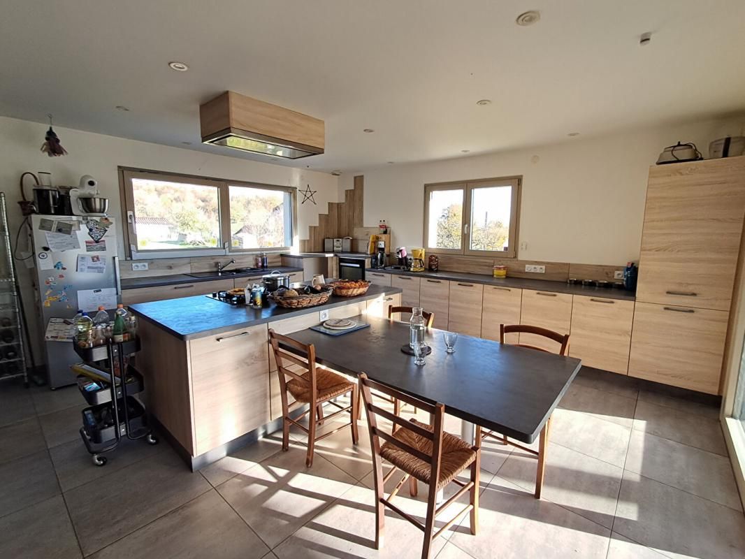 NOROY-LE-BOURG Maison Noroy Le Bourg 10 pièces 253.50 m2 à 271 000 euros 3