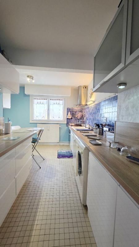 BOURGES BOURGES APPARTEMENT DE 86.1M² 4 PIECES BALCONS ASCENSEUR PARKING 2