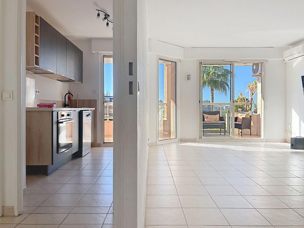 NICE NICE OUEST - 3 PIECES 61 M2 + TERRASSE DE 31 M² + GARAGE FERME 2