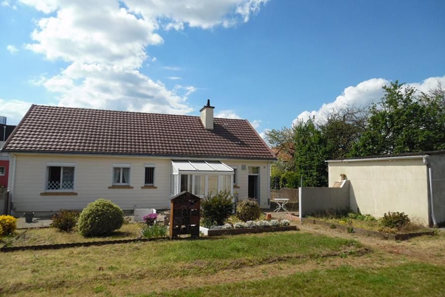 COUERON Maison de plain pied Couëron Bourg 1