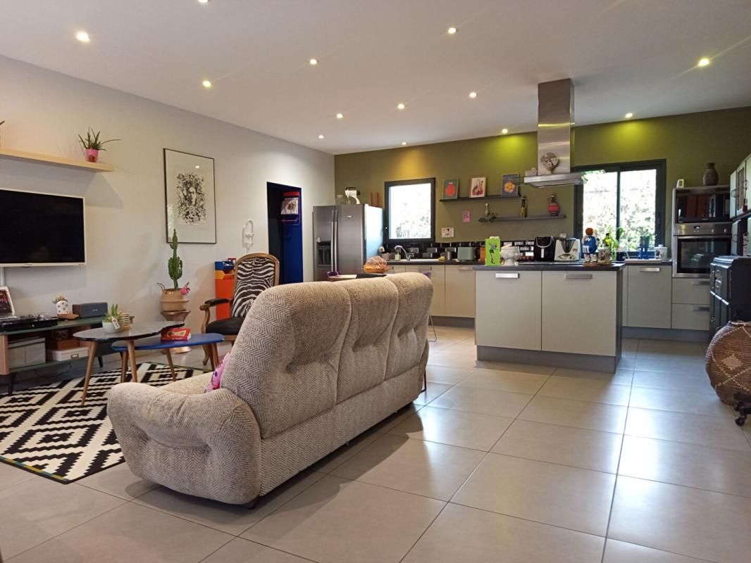 MONTSEGUR-SUR-LAUZON Villa Plain Pied 98m² sur terrain de 529m², Montségur sur Lauzon 279 000HAI 2