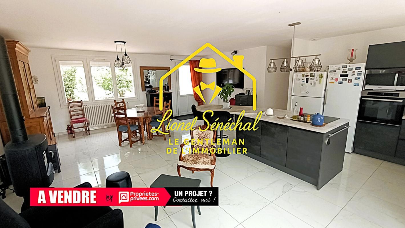 BEAUMONT-SUR-SARTHE Maison rénovée, lumineuse et peu énergivore entièrement de plain - pied 7 pièces de 90 m2 sur une parcelle de plus de 4 000 m2 (dont une parcelle de 2 200 m2 constructible) 1