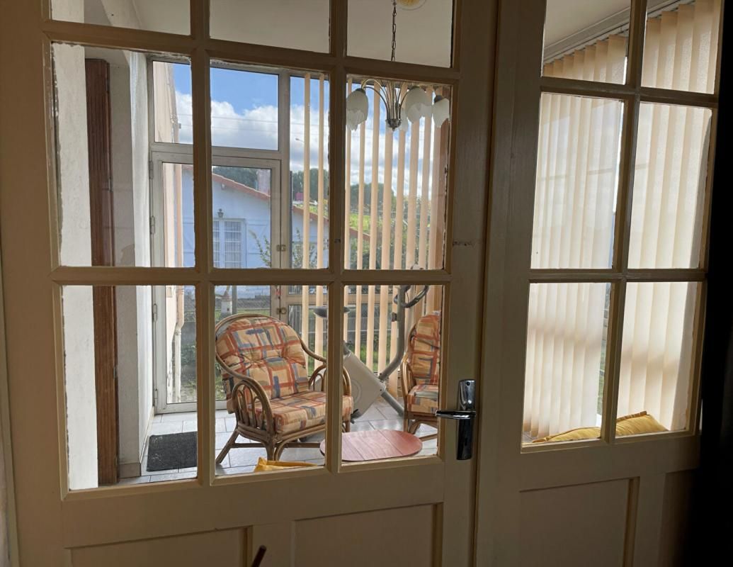 SAINTES Maison de 1962  à fort potentiel   241500 FAI   DONT 11500 D'honoraires 2