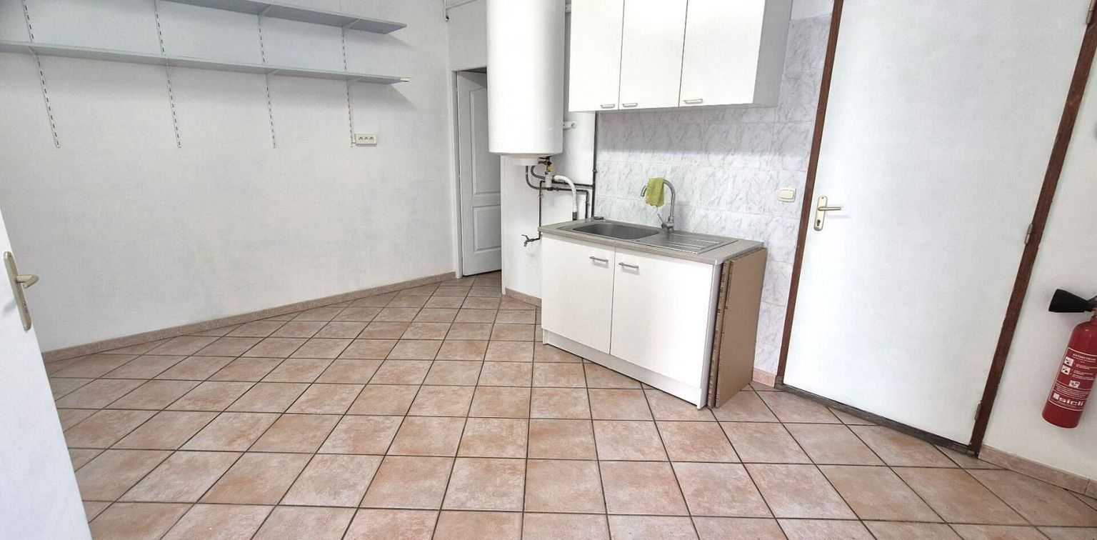 SAINT-DIZIER Bel ensemble Immobilier de Rapport et Rentabilité Locative de 248 m² entièrement Rénové avec Parking extérieur Gratuit et Terrain de 158 m² 3