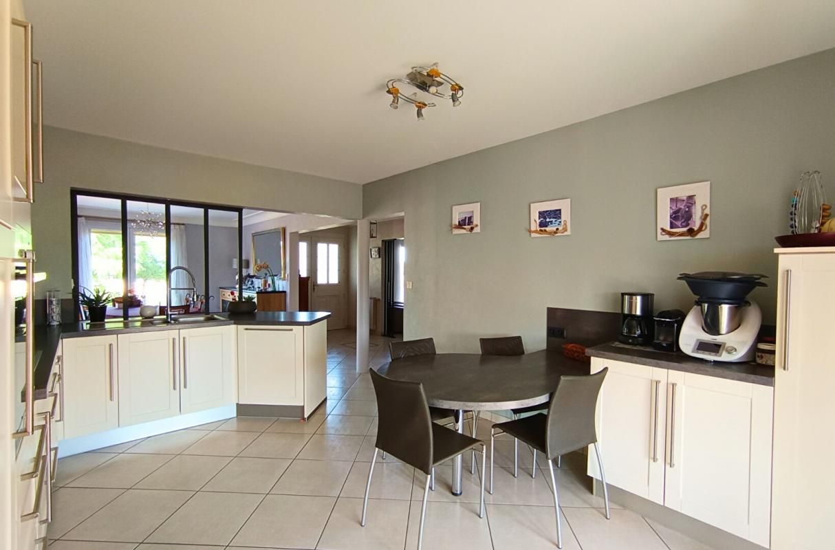 SAINT-LAURENT-DES-AUTELS Maison Saint Laurent Des Autels 7 pièce(s) 146 m2 3