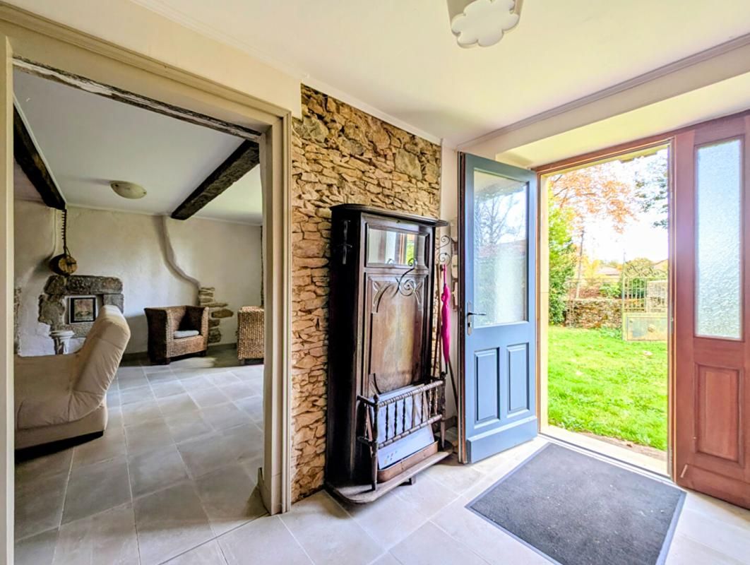 AULON Maison Aulon 118 m² avec surfaces annexes sur terrain de 1421 m² 2