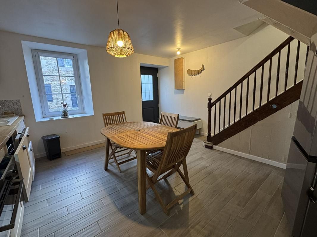 PLEUBIAN Le charme d'une maison de bourg rénovée, vendue entièrement meublée , Pleubian 22610 4