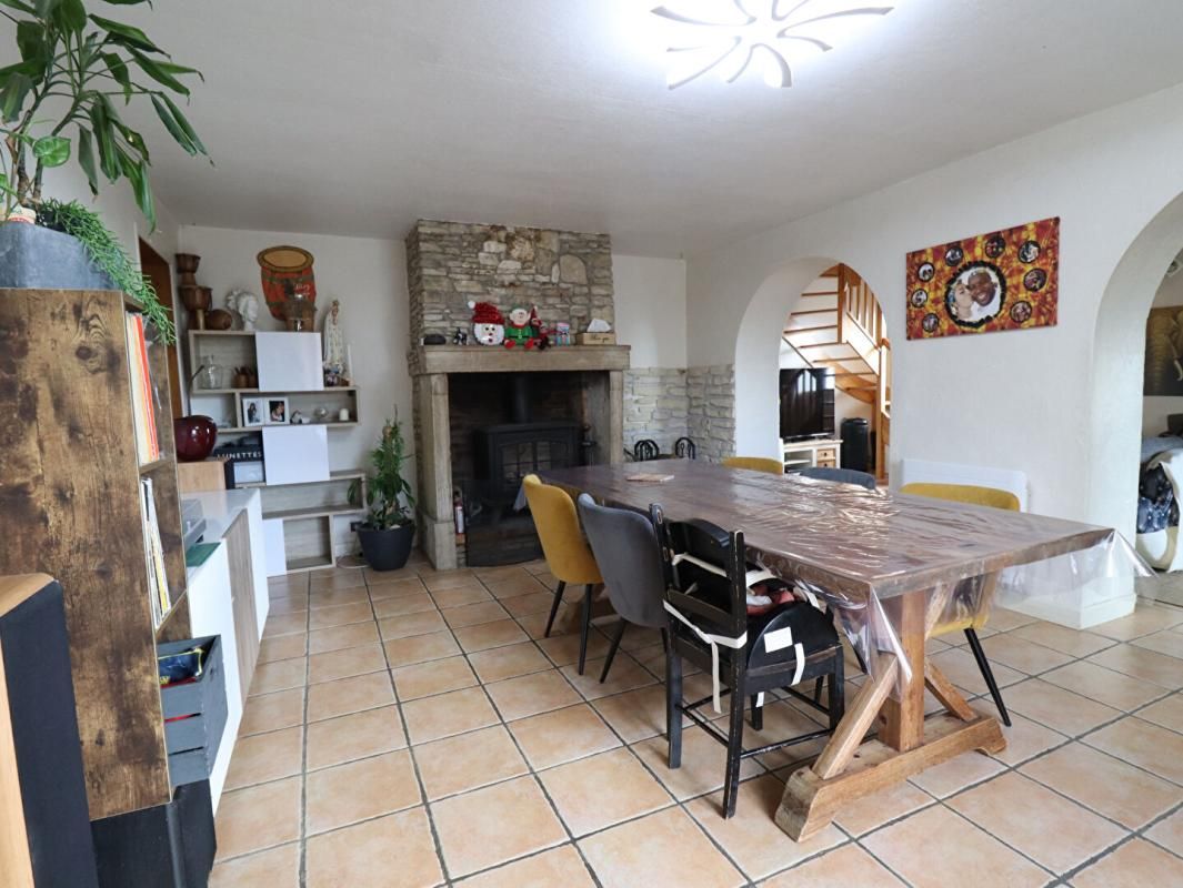 CHAPTUZAT Maison Chaptuzat 5 pièce(s) 120 m2 environs + 4ha de terrain avec source 4