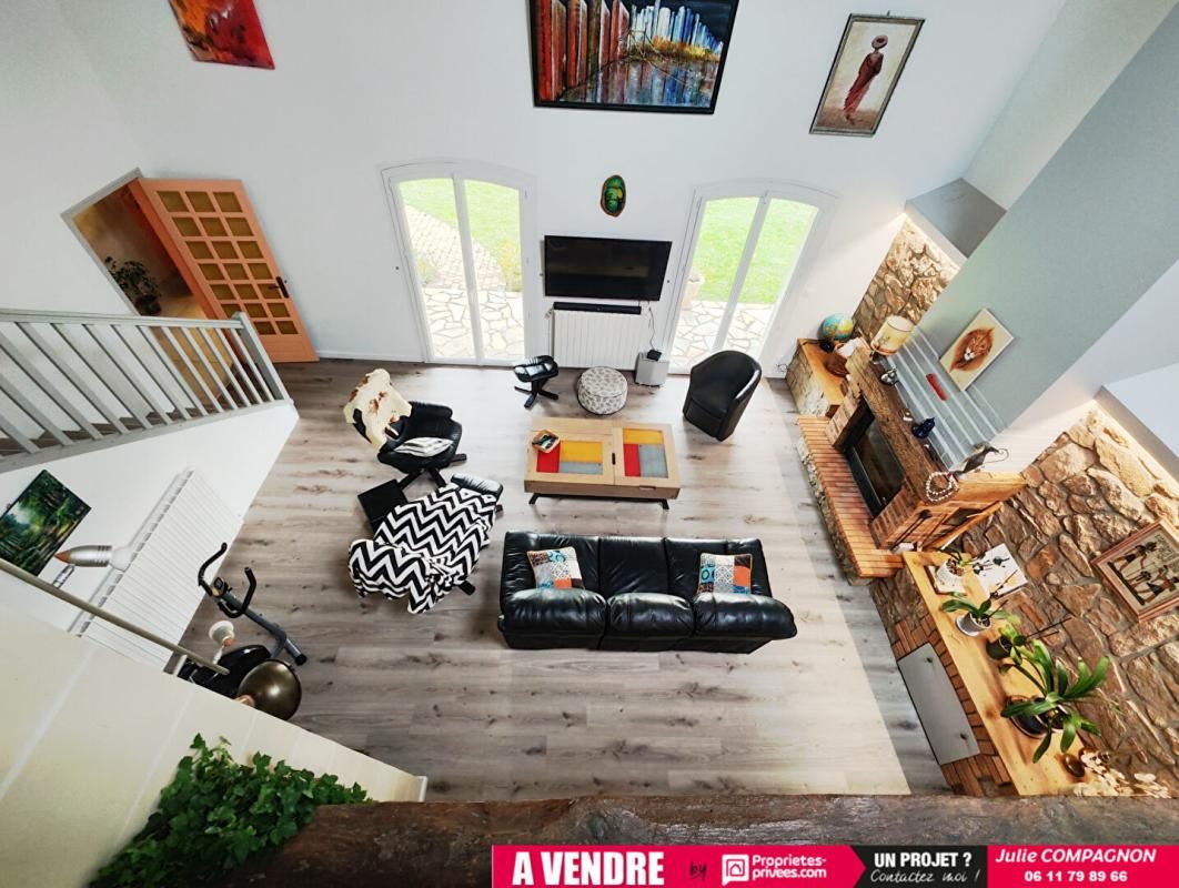 MONTREVAULT Maison 206 m² env - 5 chambres - garage et terrain 5000 m² 3