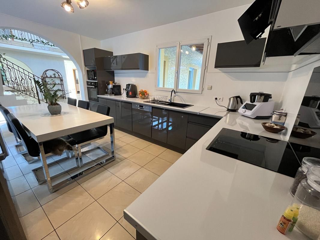 RIOM Maison Riom 6 pièces 213 m2 3