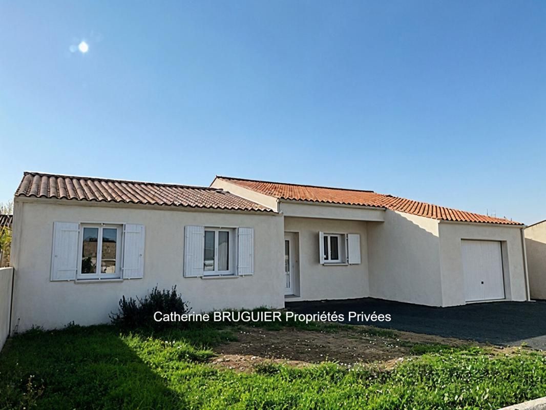 SAINT-JEAN-DE-LIVERSAY Maison entièrement rénovée 2024 de plain pied 114 m2 garage jardin clos 2