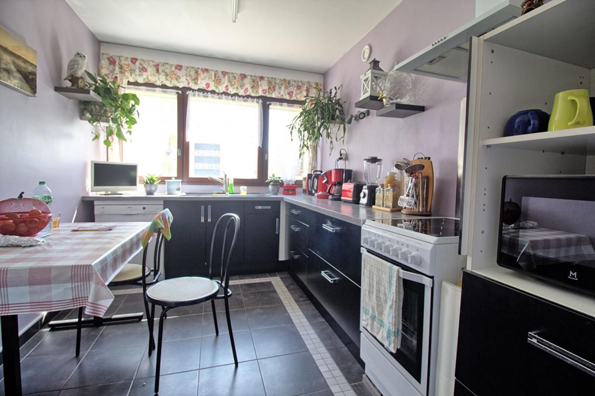 ANGERS Appartement Angers 3 pièce(s) 70 m2 ASCENSEUR PARKING SECURISE + CAVE SANS VIS A VIS 4