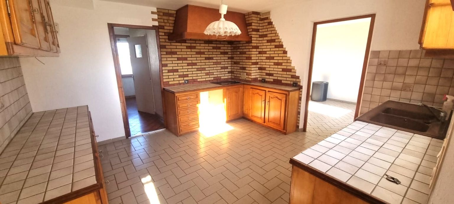 THIANCOURT MAISON A RENOVER AVEC GRANGE ET ECURIE- PROCHE SUISSE 3