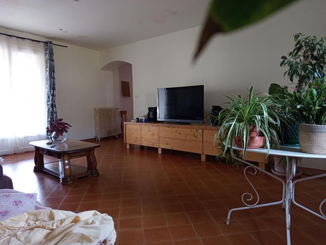 MALATAVERNE Appartement 101m², 3 chambres avec jardin arboré Malataverne 159 000HAI 3