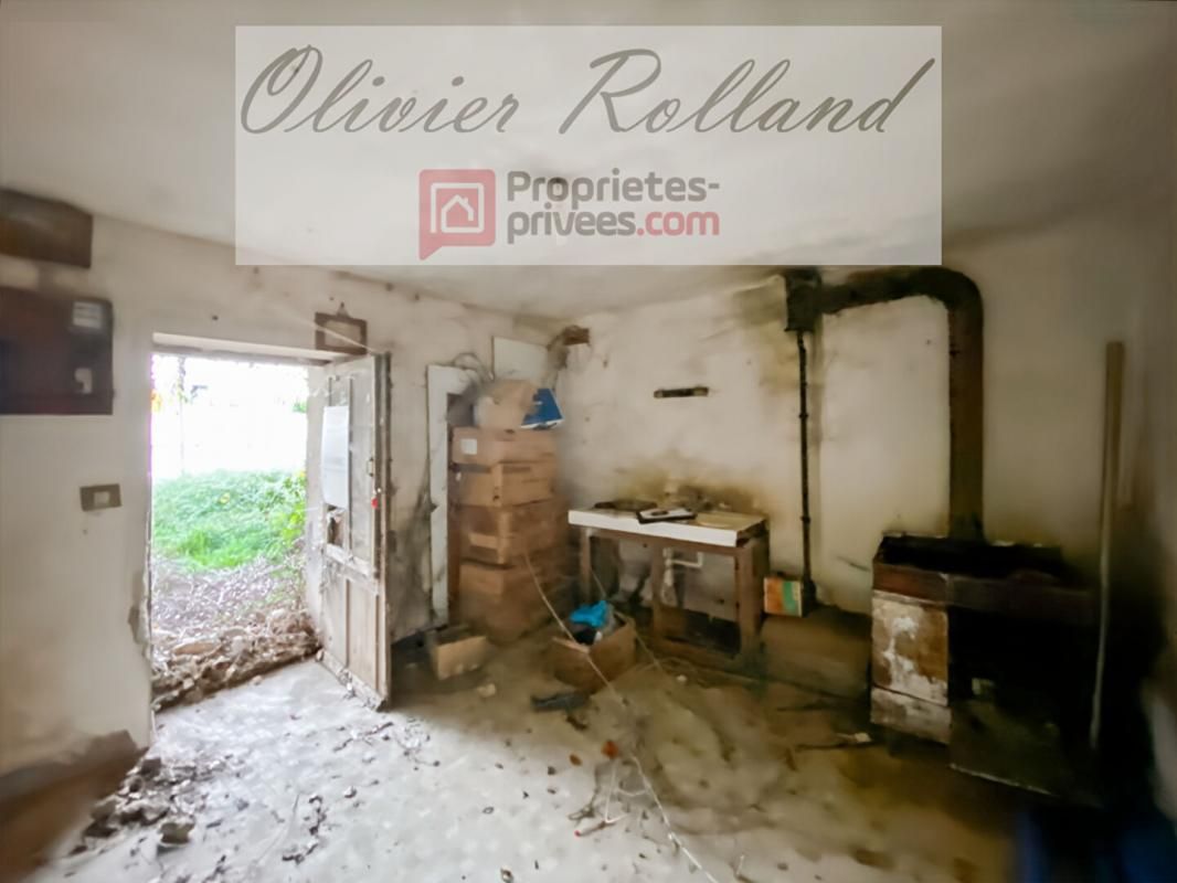 MONTREUIL-BELLAY 49260 - Montreuil Bellay - Maison à rénover de 78 m² sur 240 m² 2