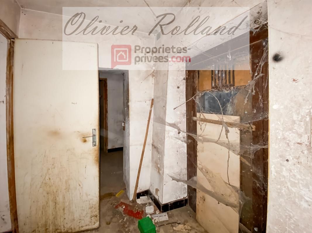 MONTREUIL-BELLAY 49260 - Montreuil Bellay - Maison à rénover de 78 m² sur 240 m² 4