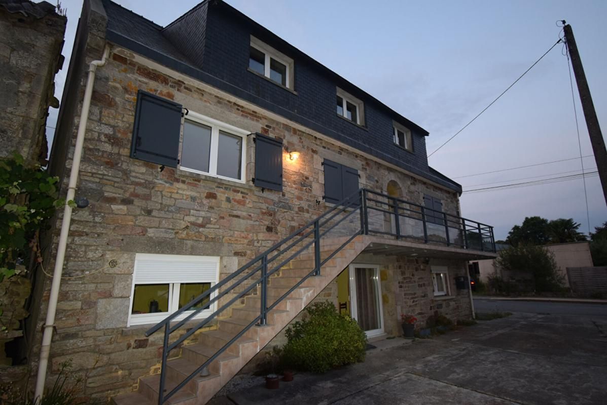 MELLAC Immeuble de Rapport Mellac 9 pièce(s) 310 m2 1