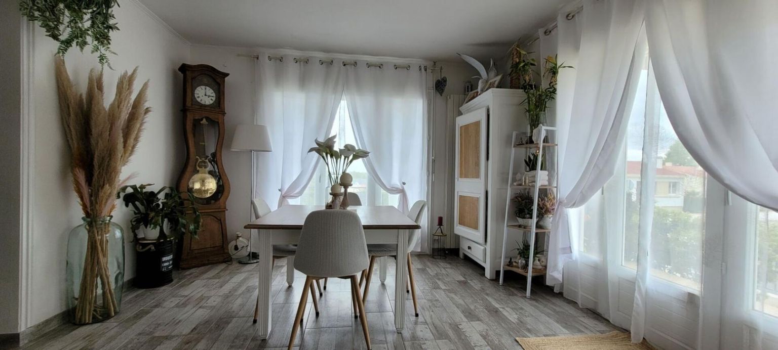 LE CHAMP-SAINT-PERE Maison Le Champ Saint Pere 4 pièce(s) 102 m2 1