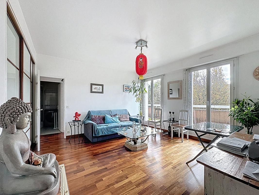 BIEVRES À deux pas de la gare de Bièvres Dernier étage avec terrasse 3