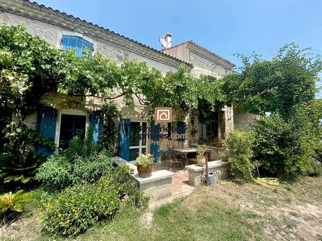 GRAVESON Mas Graveson 6 pièces 218 m² + Studio indépendant 34 m² - 839 000 Euros - 2