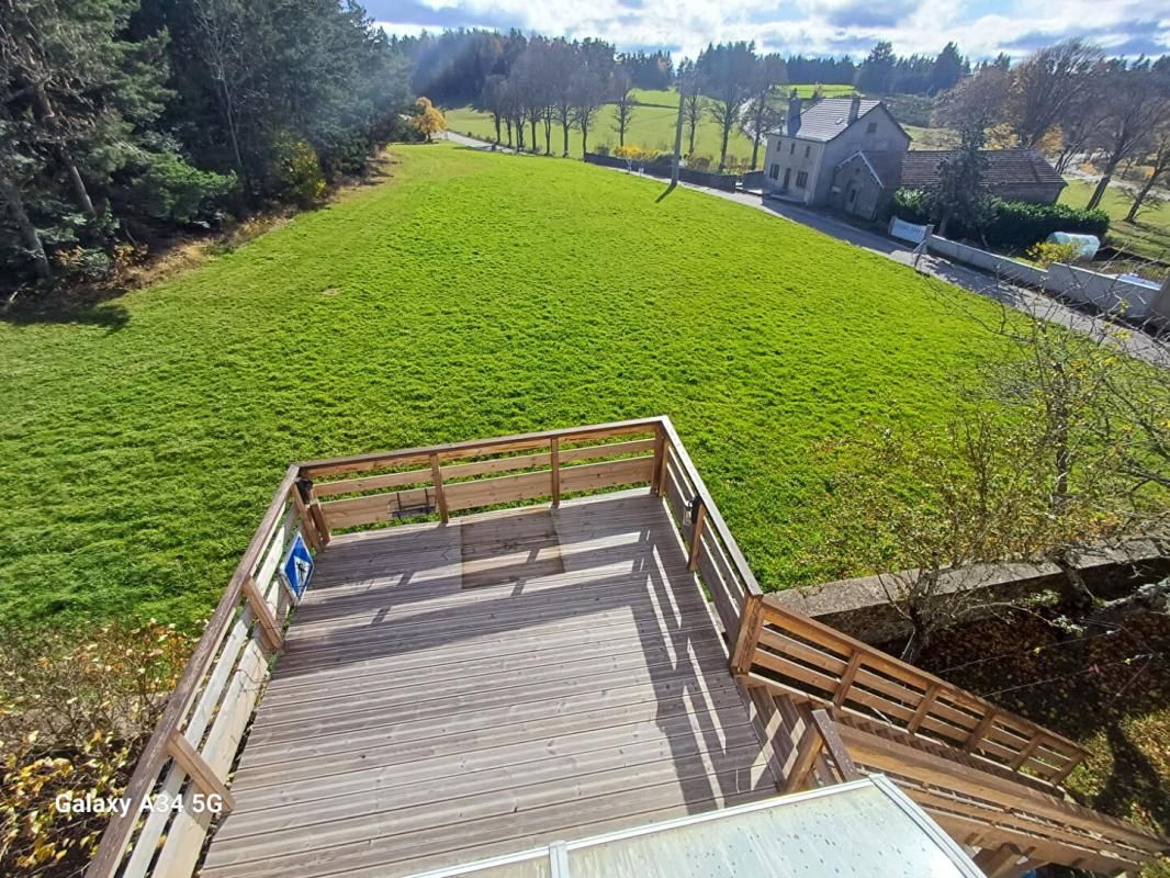 SAINT-AGREVE Maison 8 pièces avec 2 garages 4