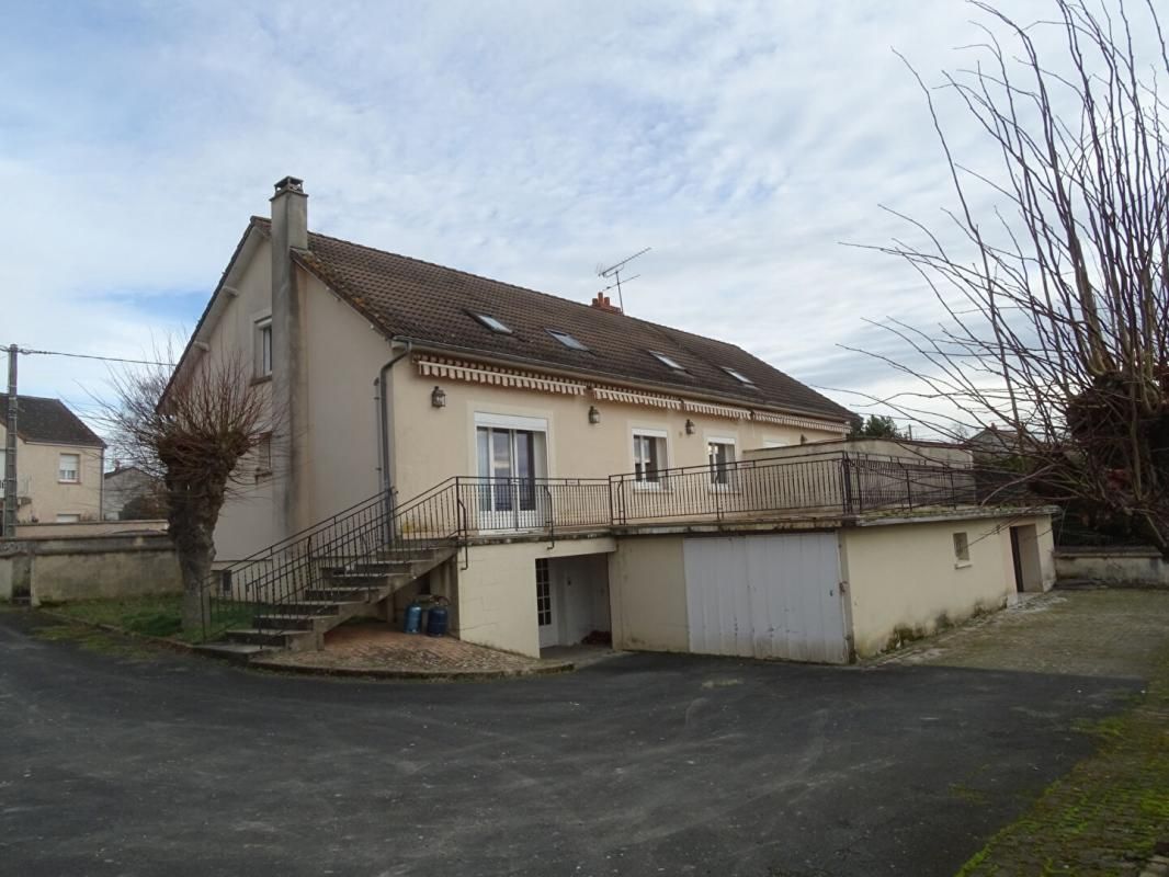 GIEN Immeuble Gien, 5 appartements, 274 m2 3