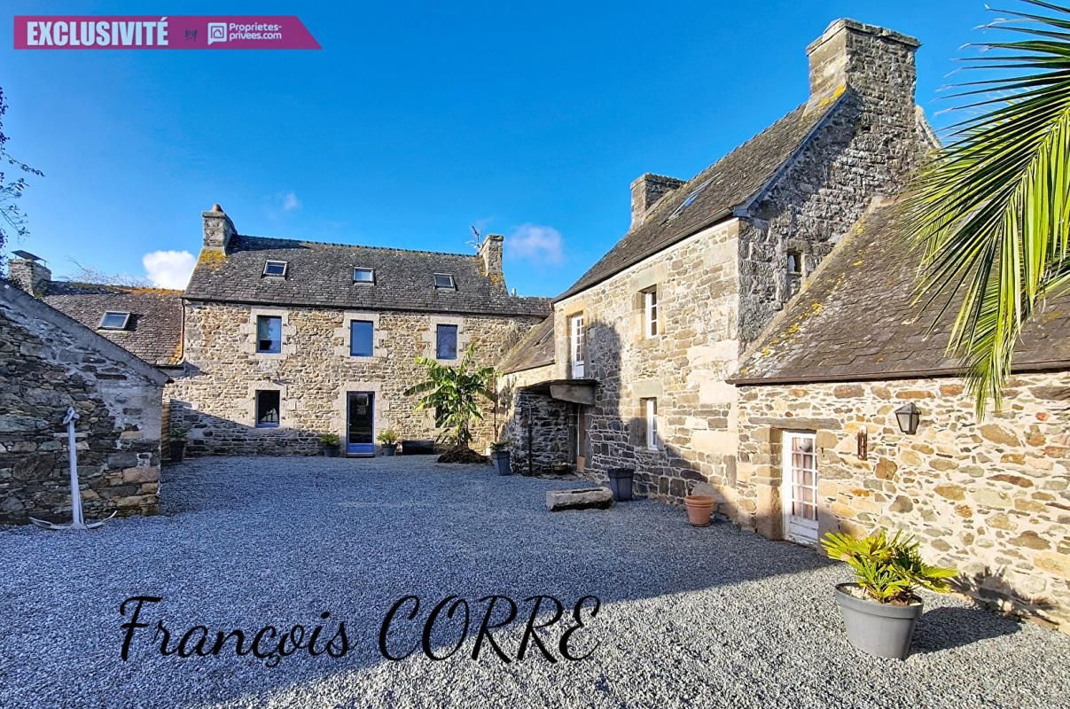 PLOUEZOC'H Deux maisons, dépendances et gîtes terrain 2,6 Ha proche de la mer 1