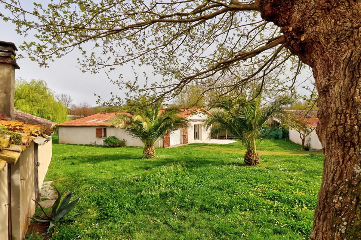 LE BUSSEAU Maison Le Busseau 6 pièce(s) 143 m2 2