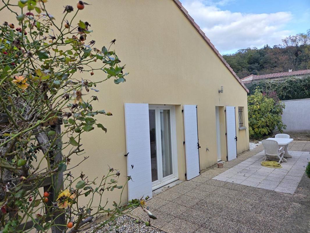 MONTELIMAR Maison 3 pièce(s) 82 m2 3