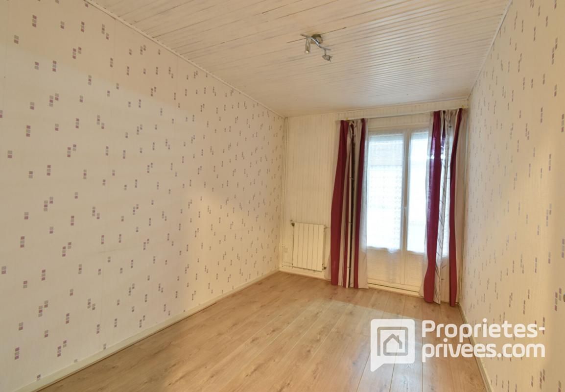 MEHUN-SUR-YEVRE MAISON A MEHUN SUR YEVRE 4