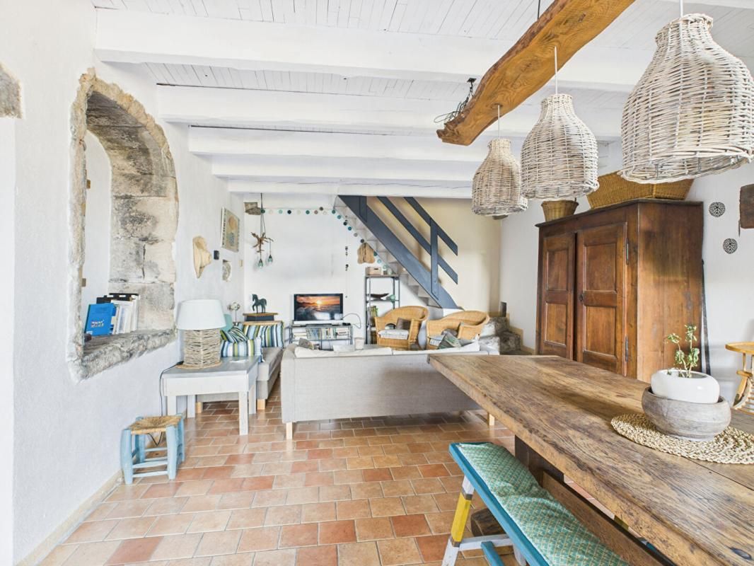 LES VANS Les Vans (07140)ensemble comprenant trois maisons de village 2