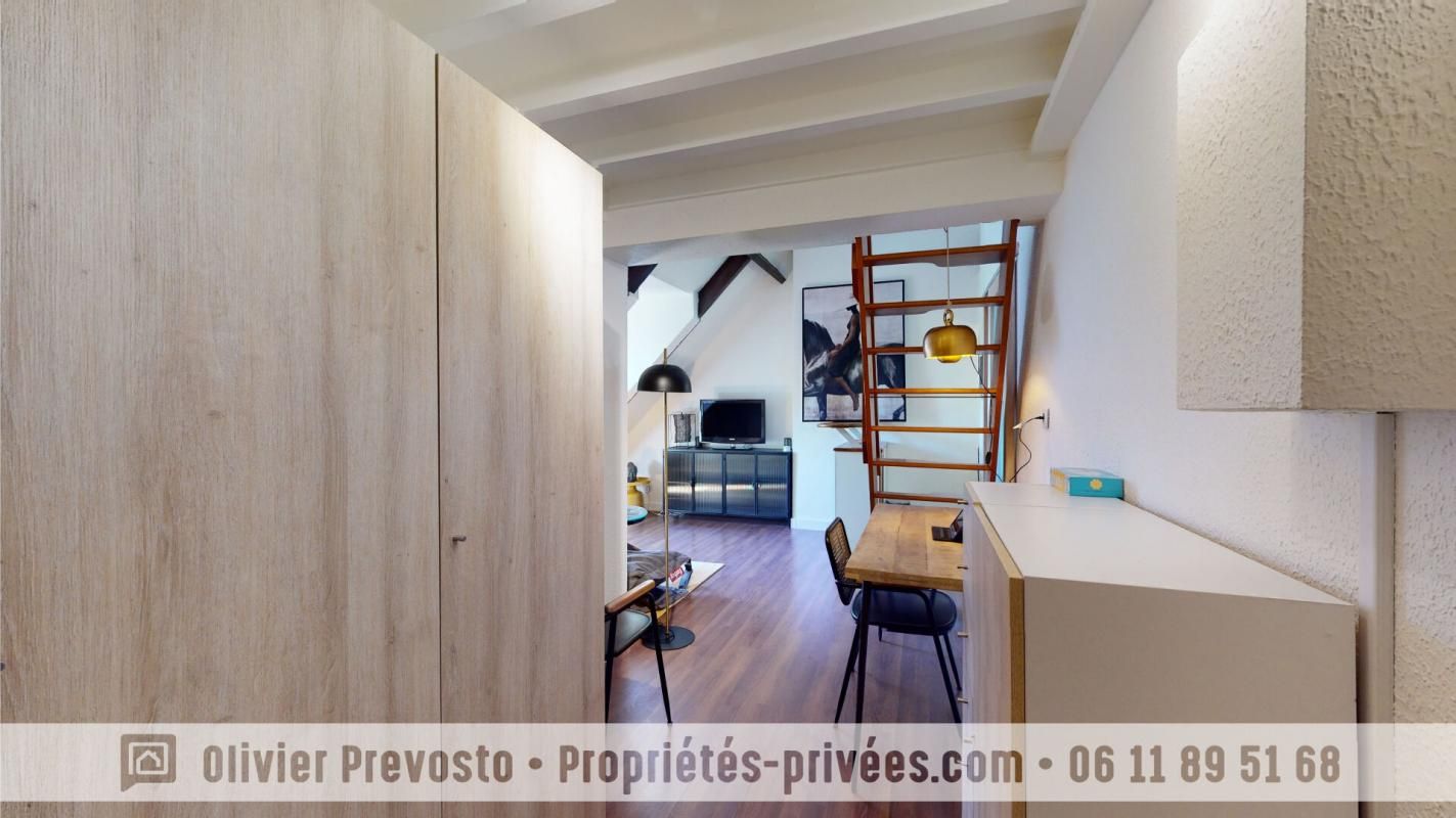 VILLEJUST Studio meublé 20.25 m2 1