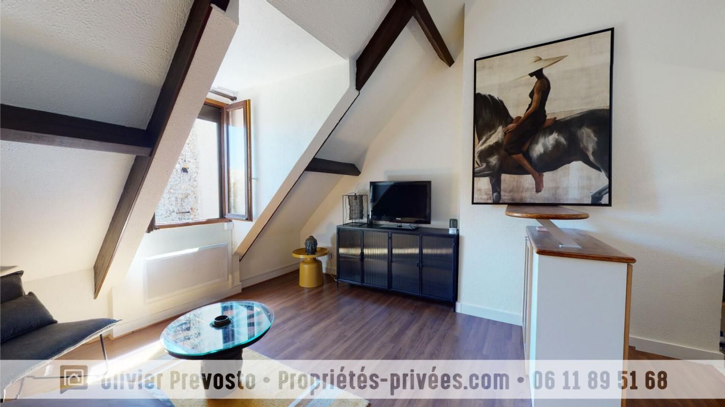 VILLEJUST Studio meublé 20.25 m2 2