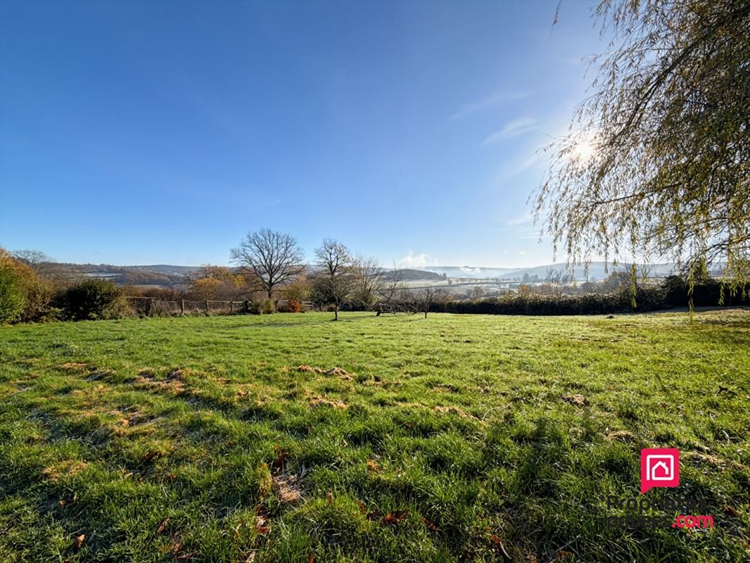QUARRE-LES-TOMBES Corps de ferme Quarre Les Tombes 7 pièce(s) 206 m2 3