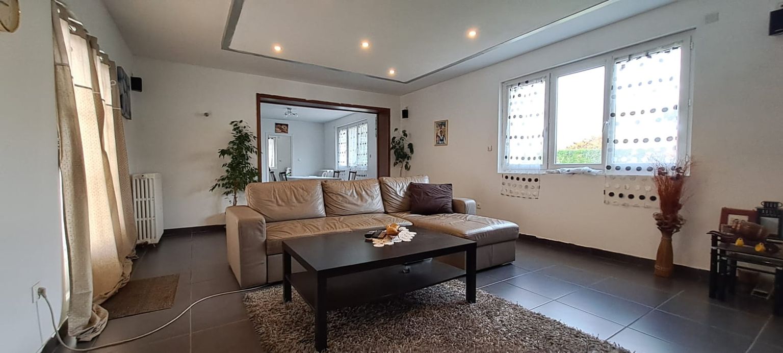 DAMIGNY Grande Maison à Damigny 2