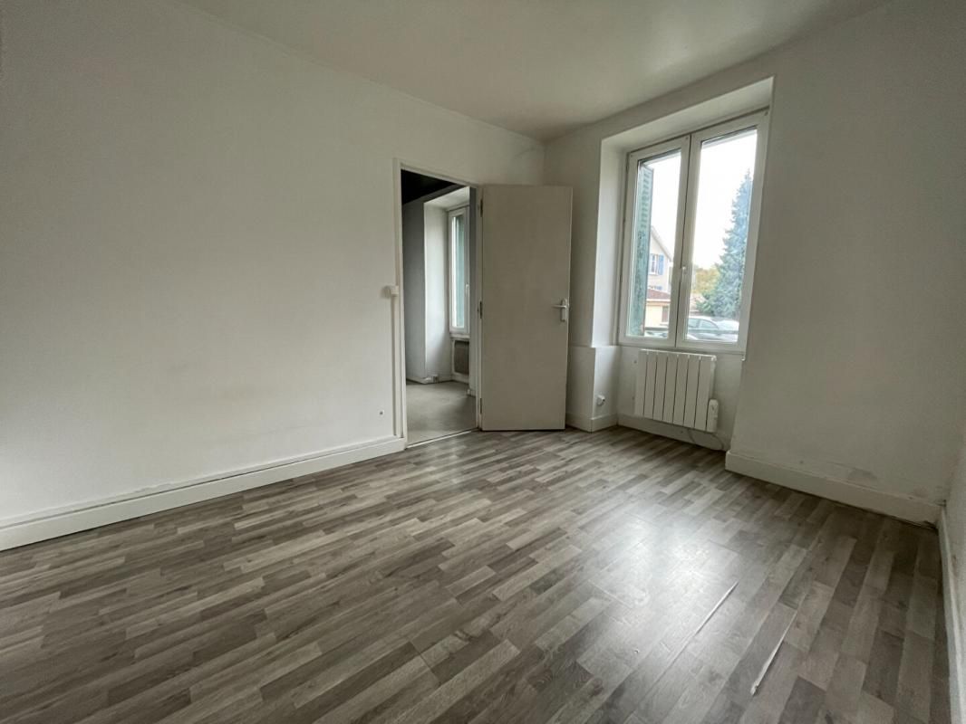 MOURS Appartement  Mours: 2 pièces 35 m2 3